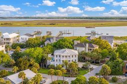 7 2nd Avenue photo 4