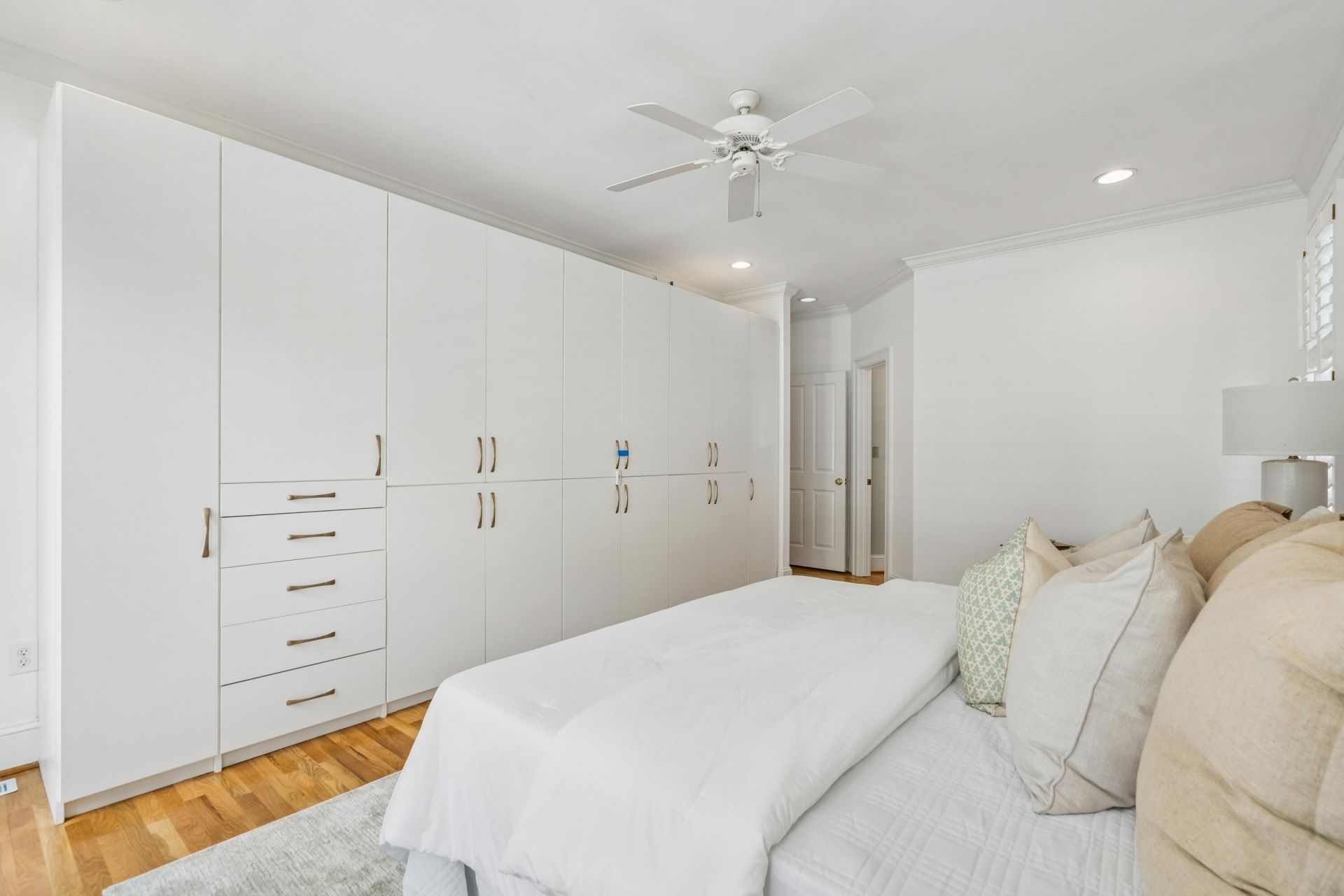 7 2nd Avenue Photo 25