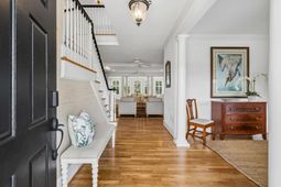 7 2nd Avenue photo 4