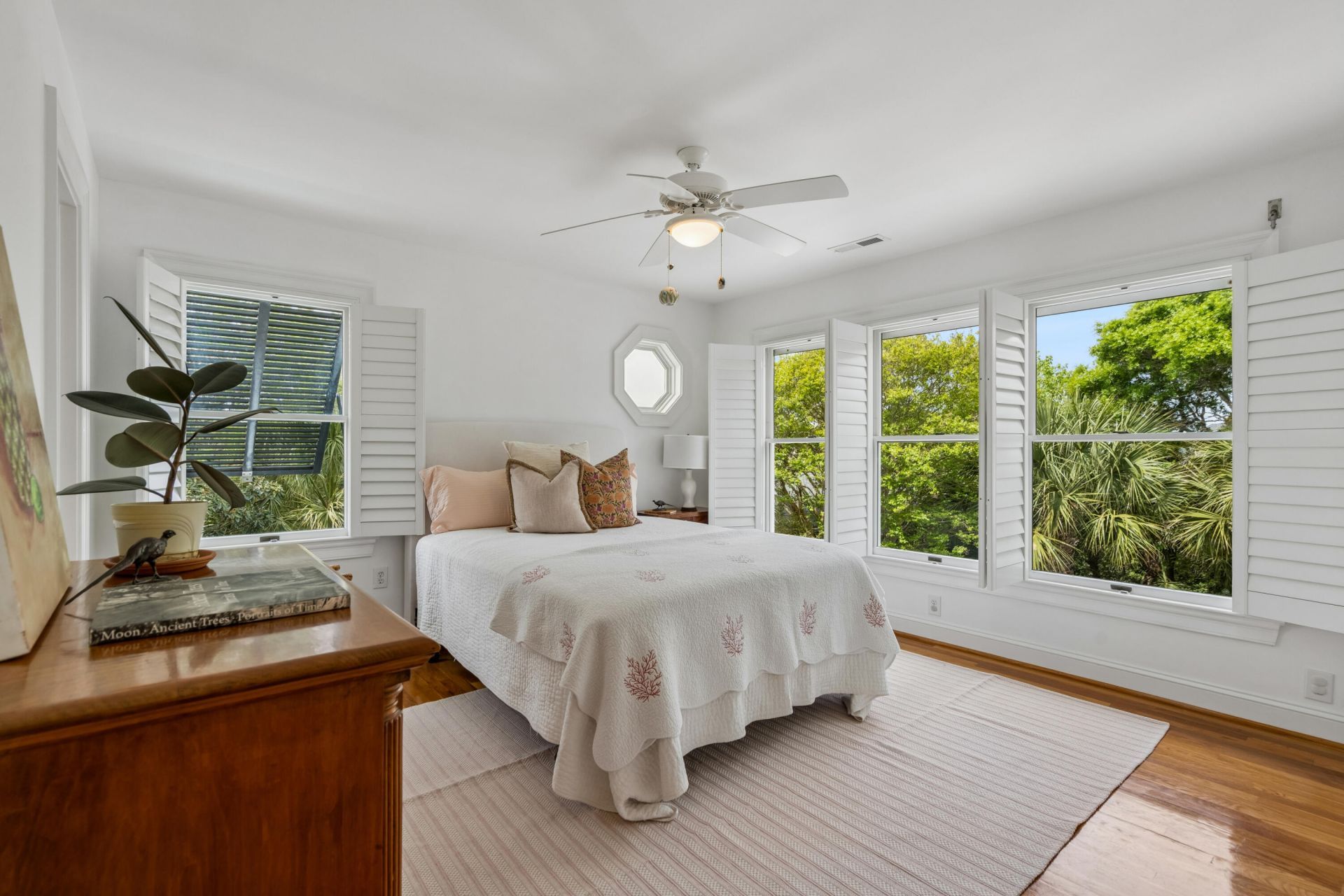 7 2nd Avenue Photo 40