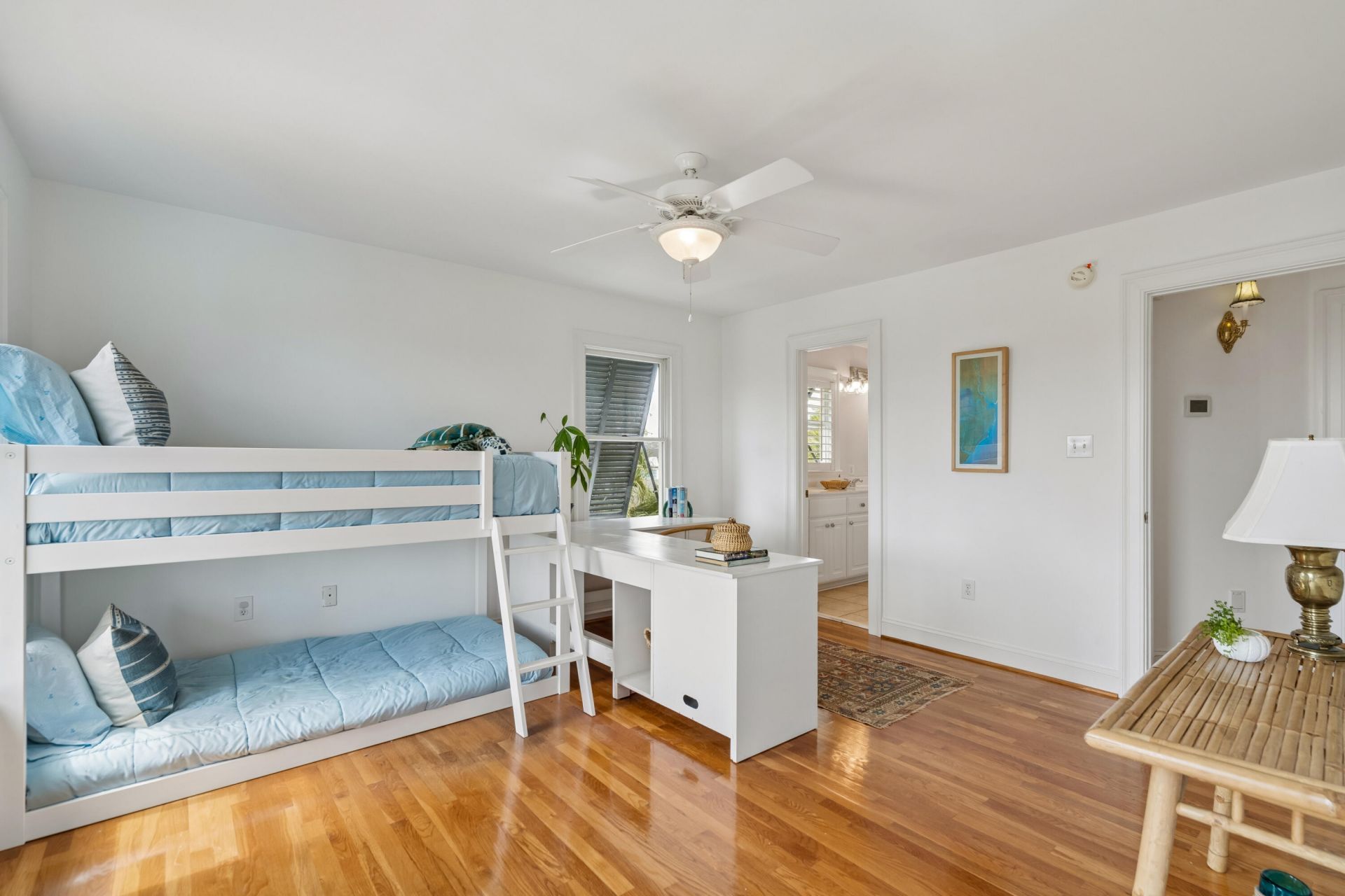 7 2nd Avenue Photo 47