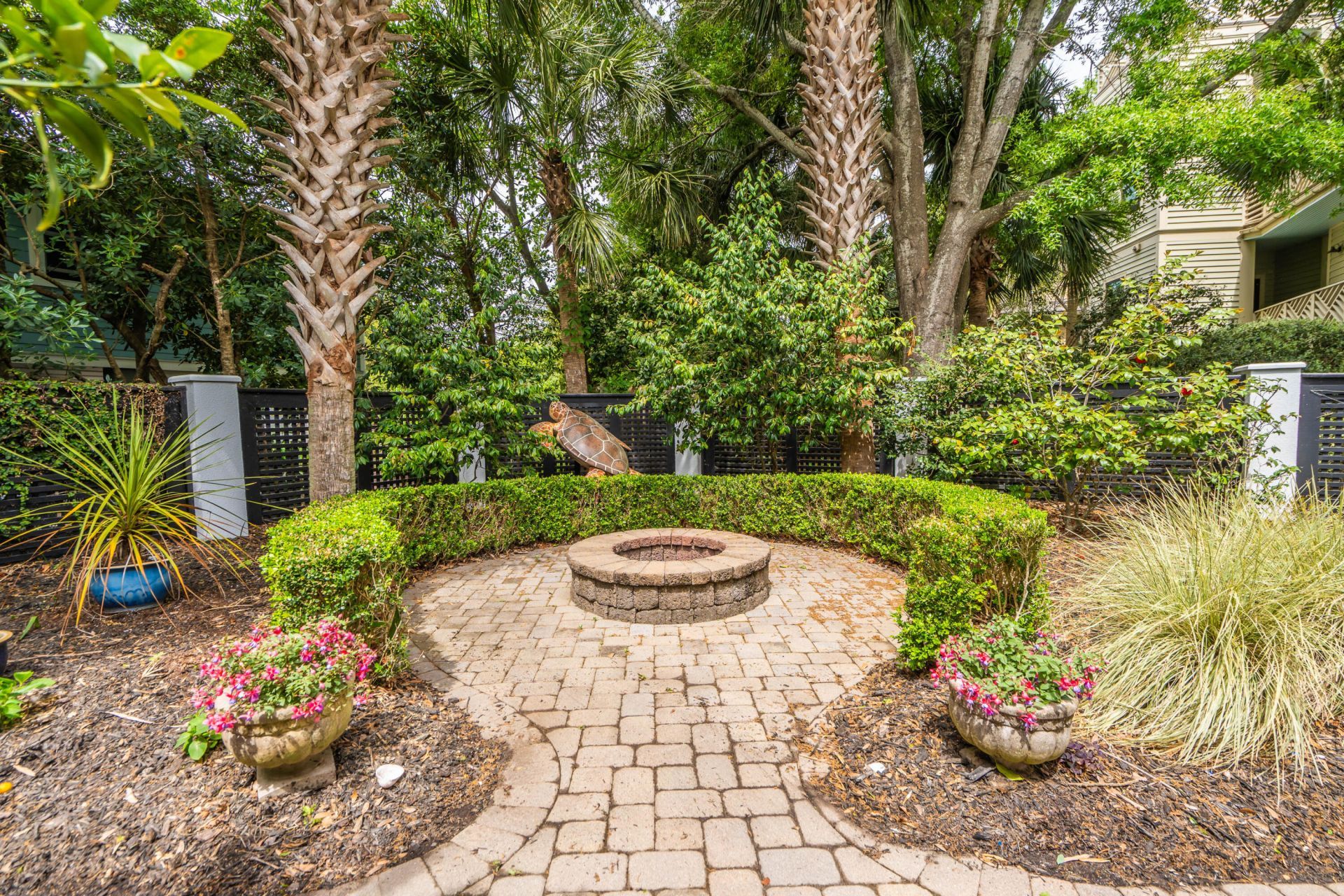 7 2nd Avenue Photo 60