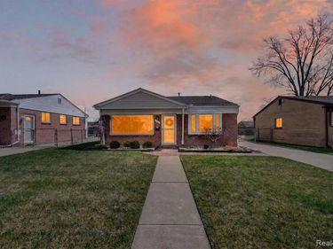 15675 Mulberry Street, Southgate, MI 48195