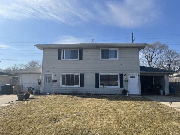 1060 & 1062 N Highland Avenue , Aurora, IL 60506