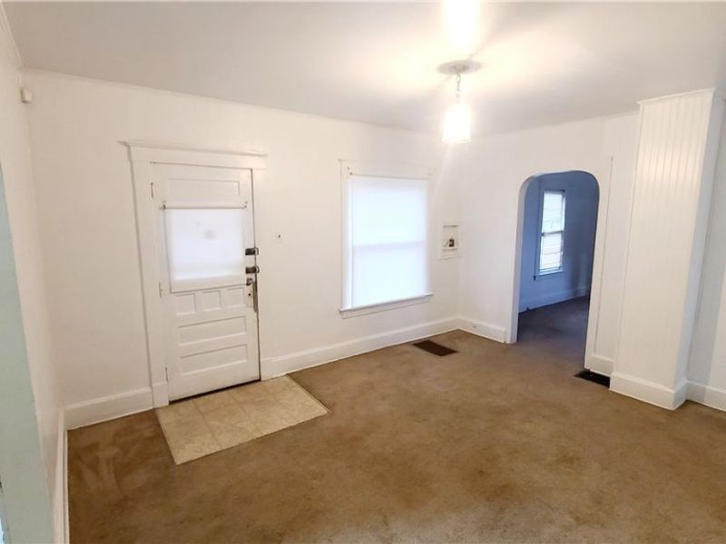 18 Whitney Avenue S, Youngstown, OH 44509 Photo 4