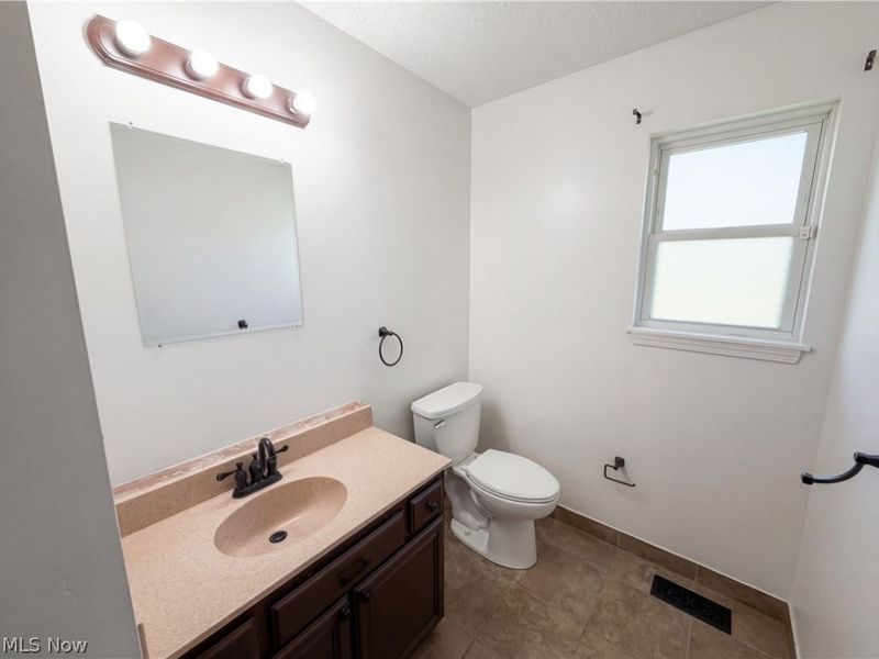 7049 Woodland Avenue, Chagrin Falls, OH 44023 Photo 16