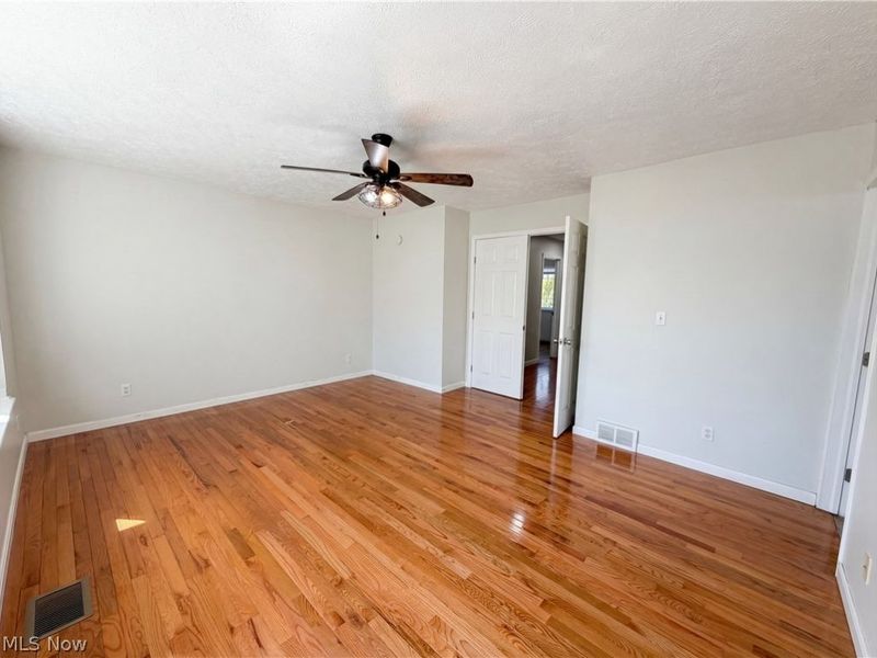 7049 Woodland Avenue, Chagrin Falls, OH 44023 Photo 18