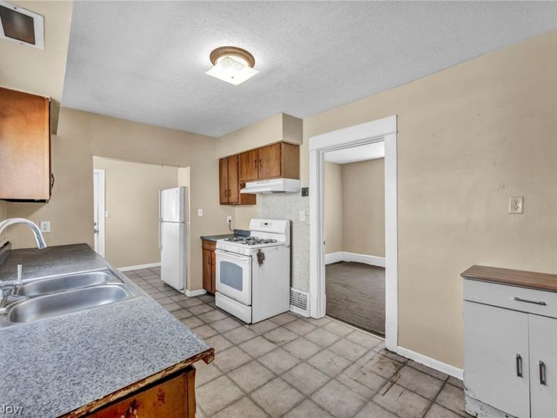 2279 SW 13th Street SW, Akron, OH 44314 Photo 11