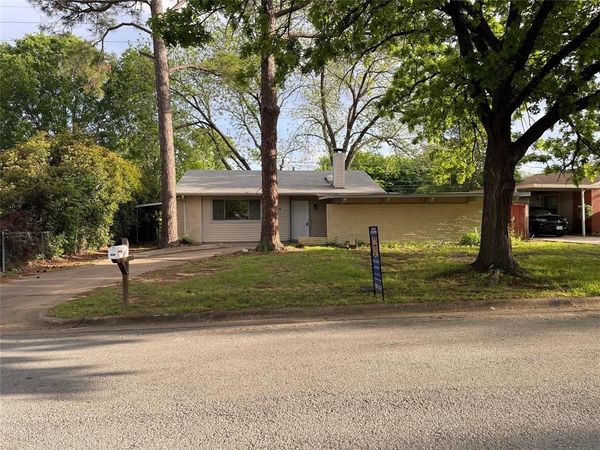 518 W Lovers Lane , Arlington, TX 76010