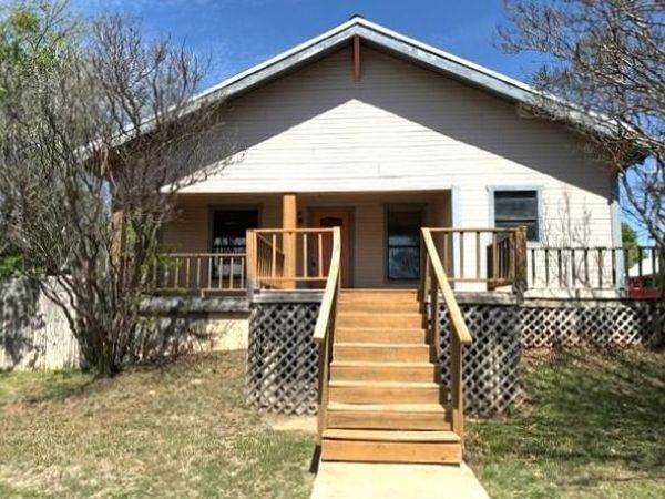 700 W 8th Street , Cisco, TX 76437