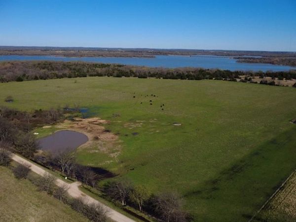 00 W Hinton Street, Tioga, TX 76271