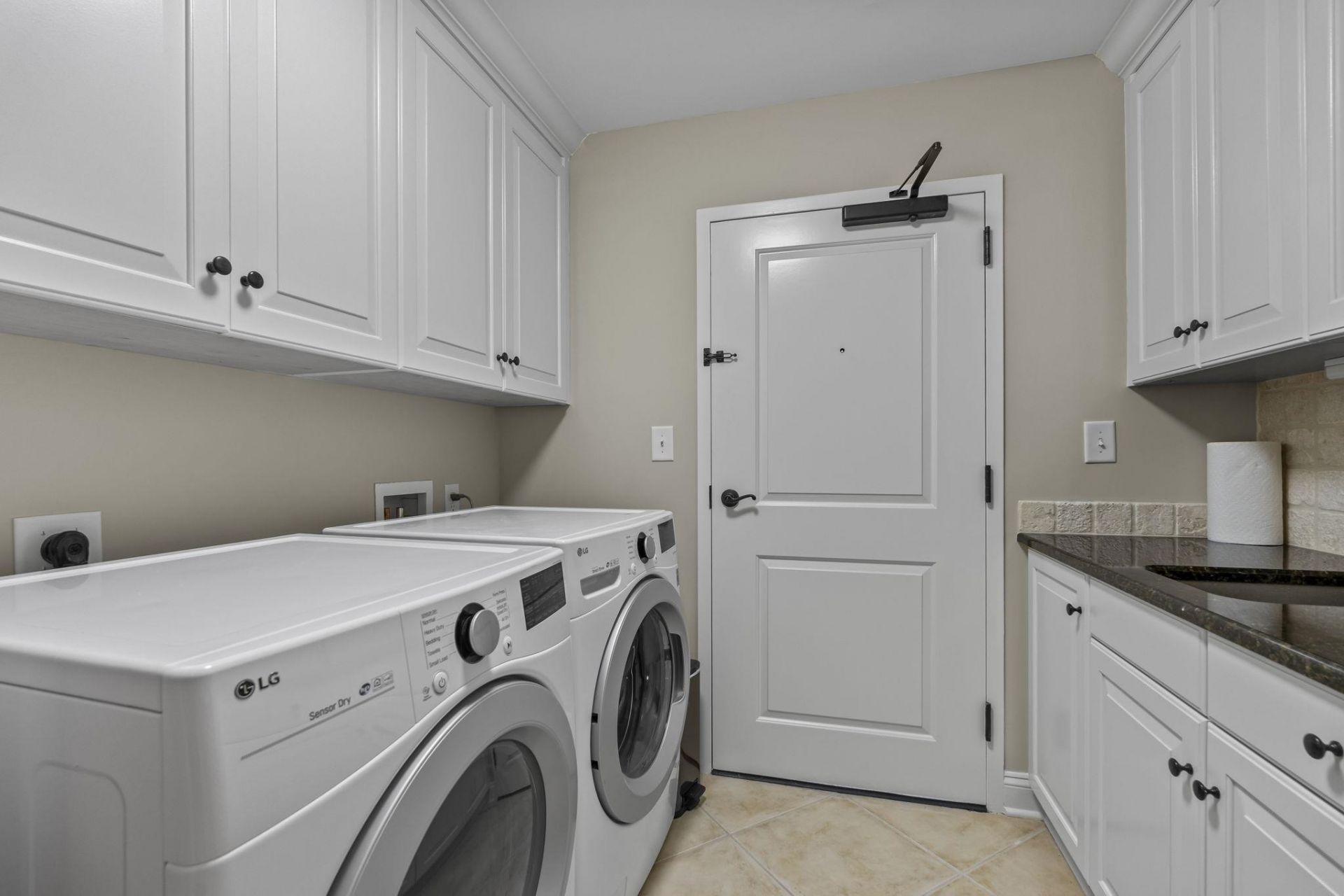 9547 Edgerton Dr. Photo 26