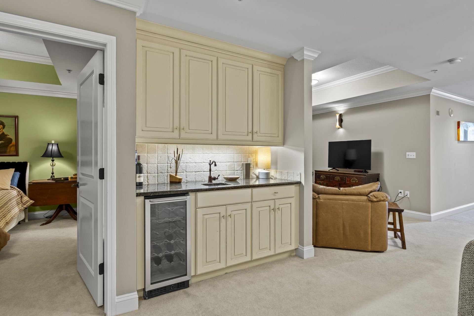 9547 Edgerton Dr. Photo 27