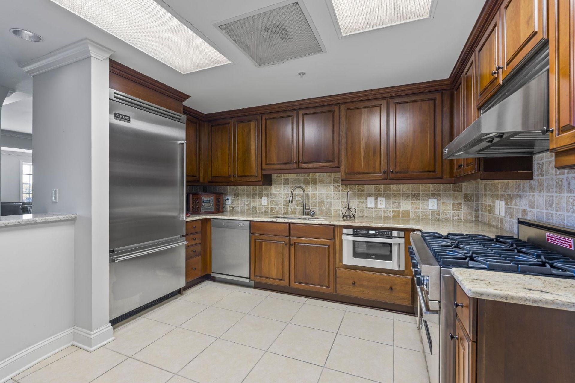 9547 Edgerton Dr. Photo 46