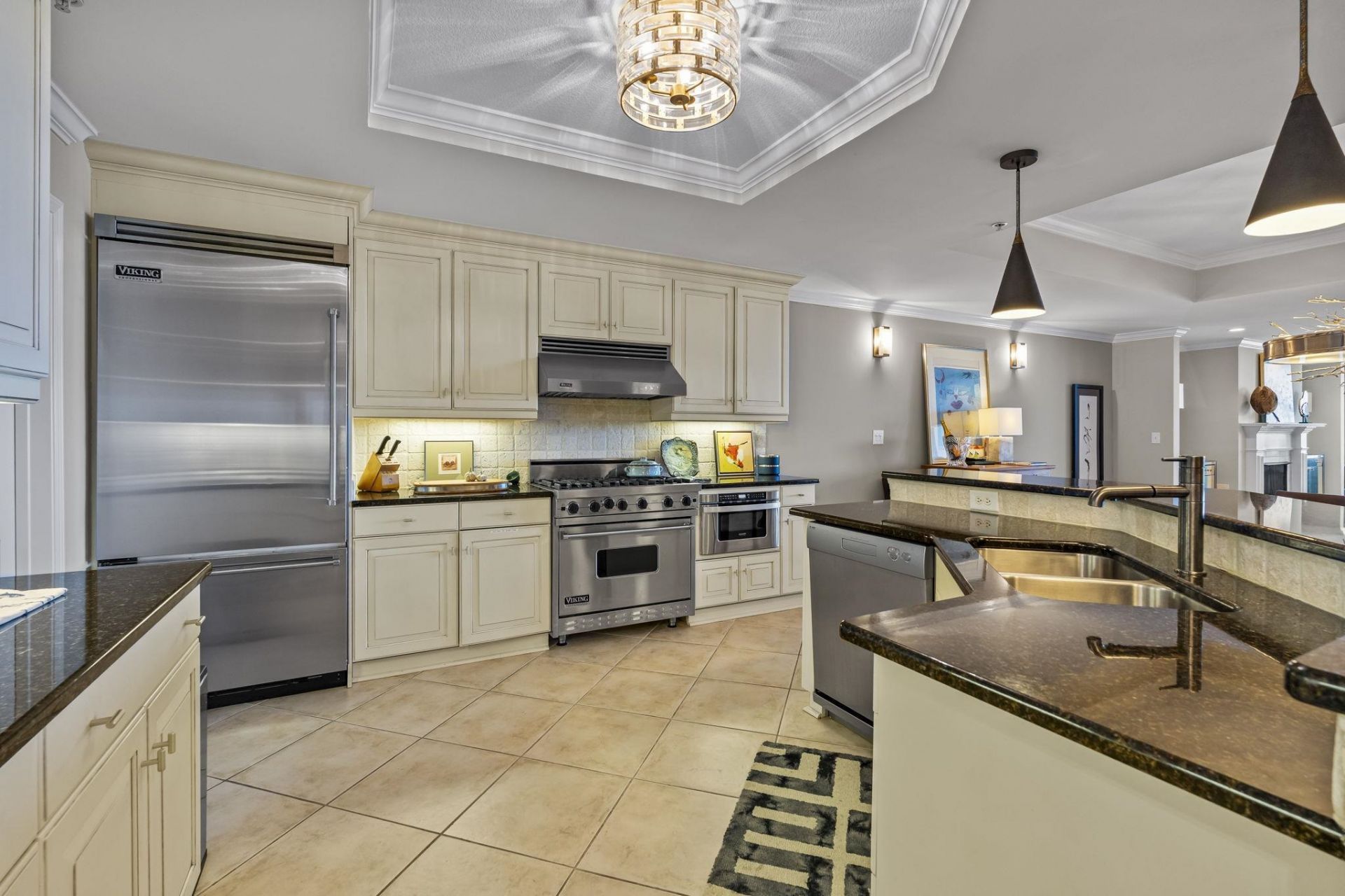 9547 Edgerton Dr. Photo 9