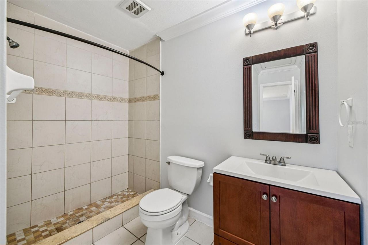926 Lake Destiny Road, Unit F, Altamonte Springs, FL 32714 Photo