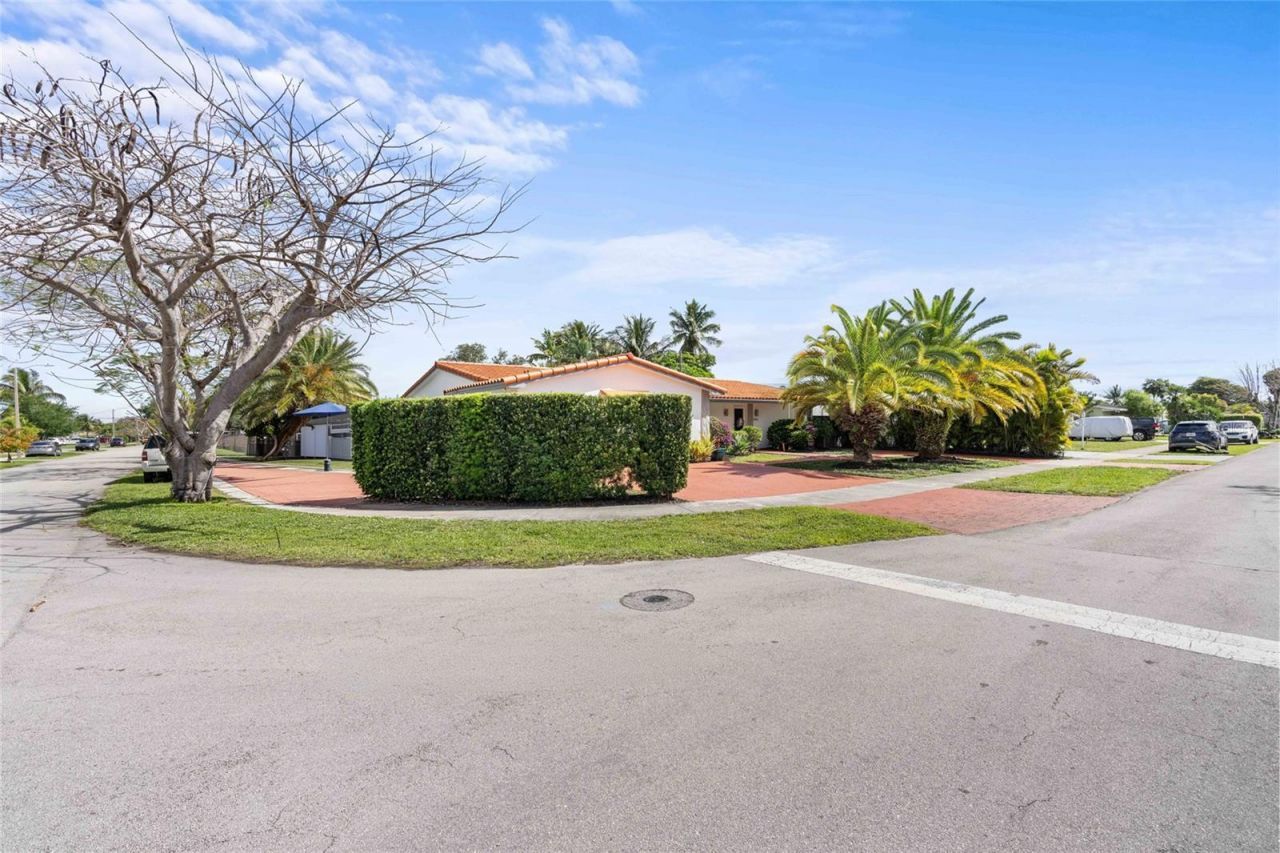 9451 SW 61st Street, Miami, FL 33173 Photo