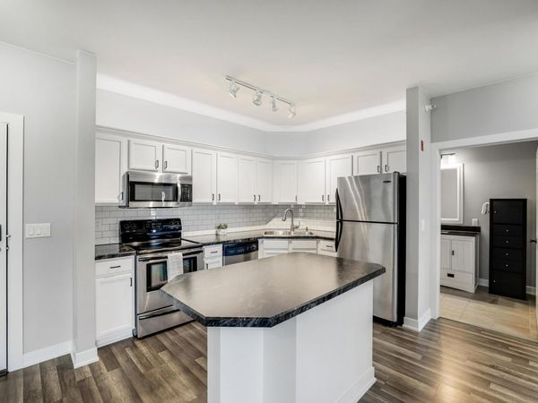 114200 Hundertmark Road, Unit 411, Chaska, MN 55318