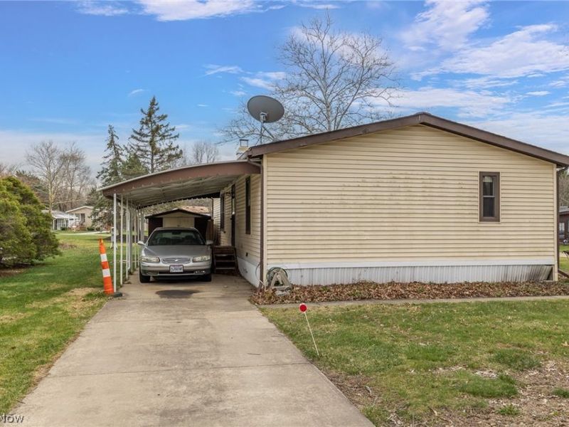 46 Sycamore, Olmsted Township, OH 44138 Photo 2