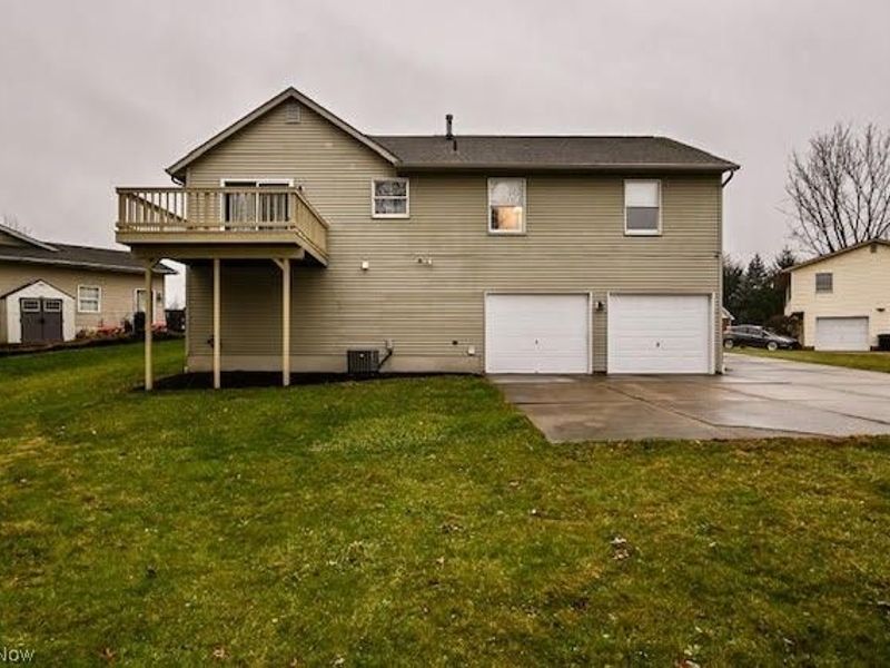 2391 Libra Circle SW, Canton, OH 44706 Photo 2