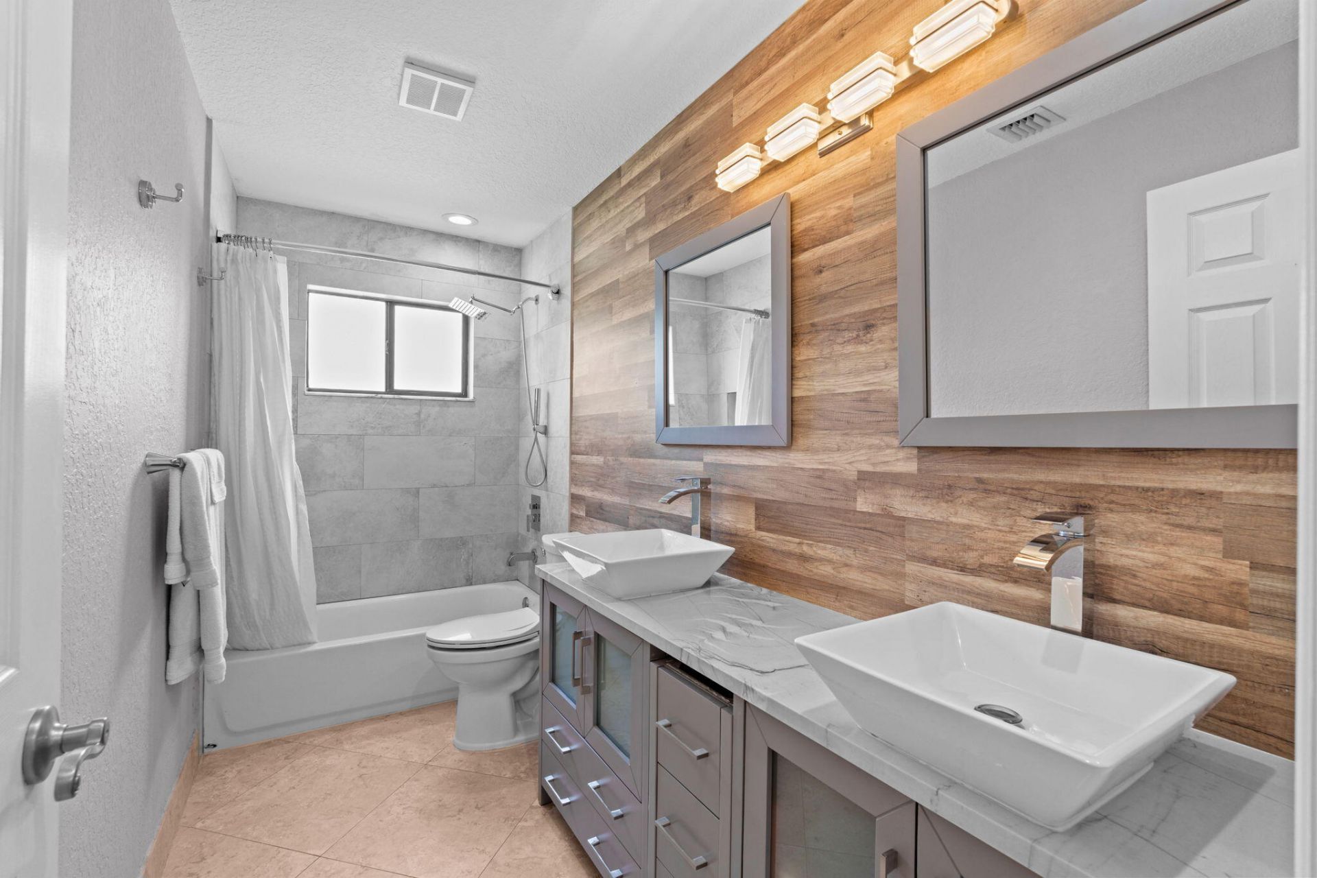 10218 NW 71st Place, Tamarac, FL 33321 Photo