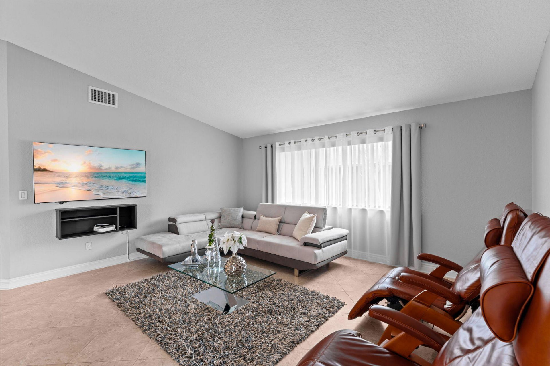 10218 NW 71st Place, Tamarac, FL 33321 Photo