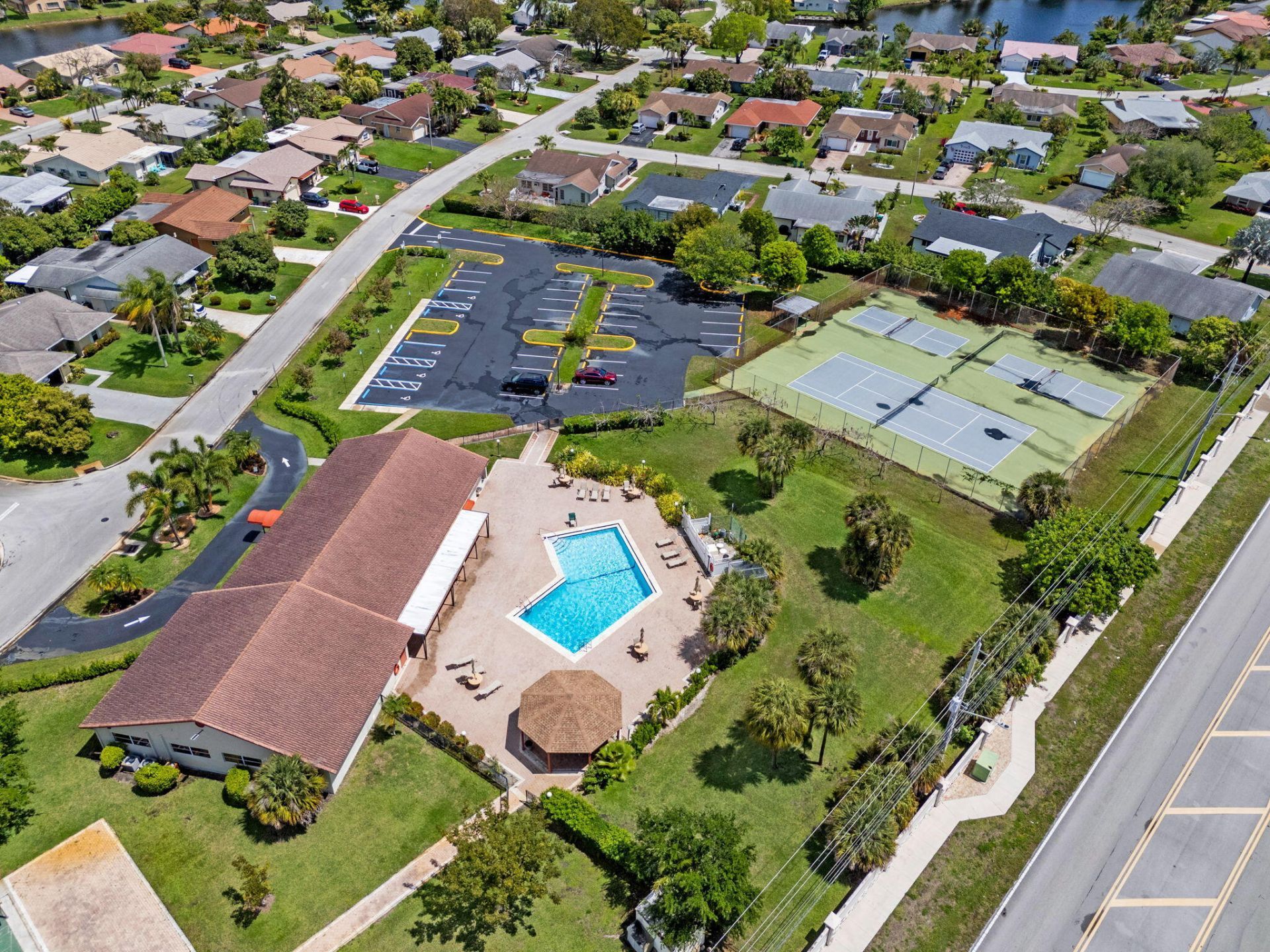 10218 NW 71st Place, Tamarac, FL 33321 Photo