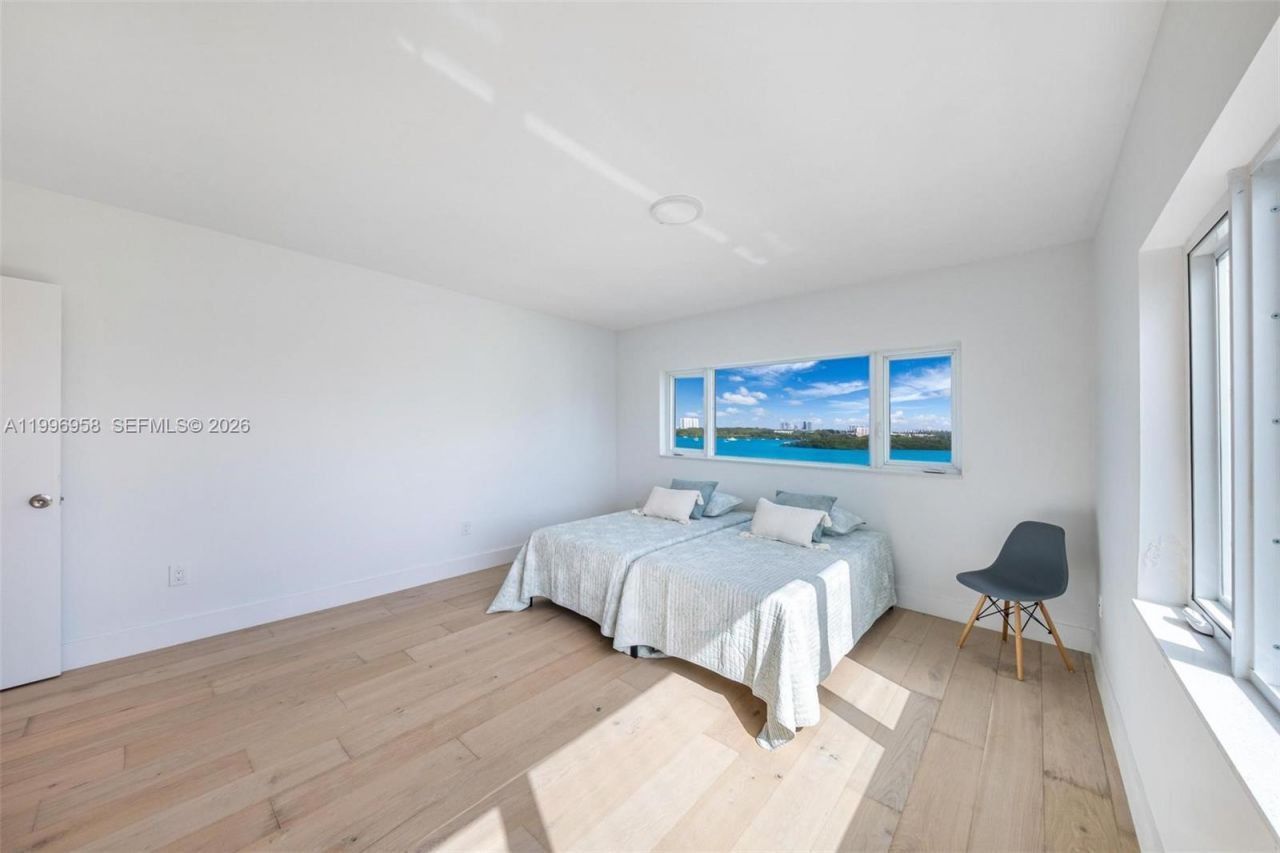 10300 W Bay Harbor Dr, Unit 9D, Bay Harbor Islands, FL 33154 Photo