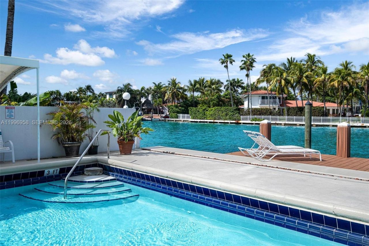 10300 W Bay Harbor Dr, Unit 9D, Bay Harbor Islands, FL 33154 Photo