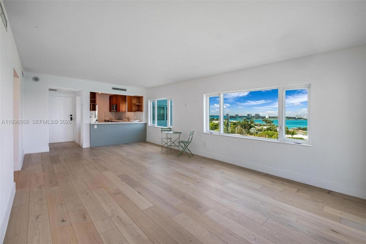 10300 W Bay Harbor Dr, Unit 9D, Bay Harbor Islands, FL 33154 Photo