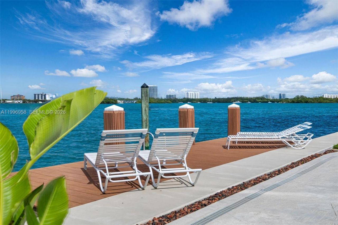 10300 W Bay Harbor Dr, Unit 9D, Bay Harbor Islands, FL 33154 Photo