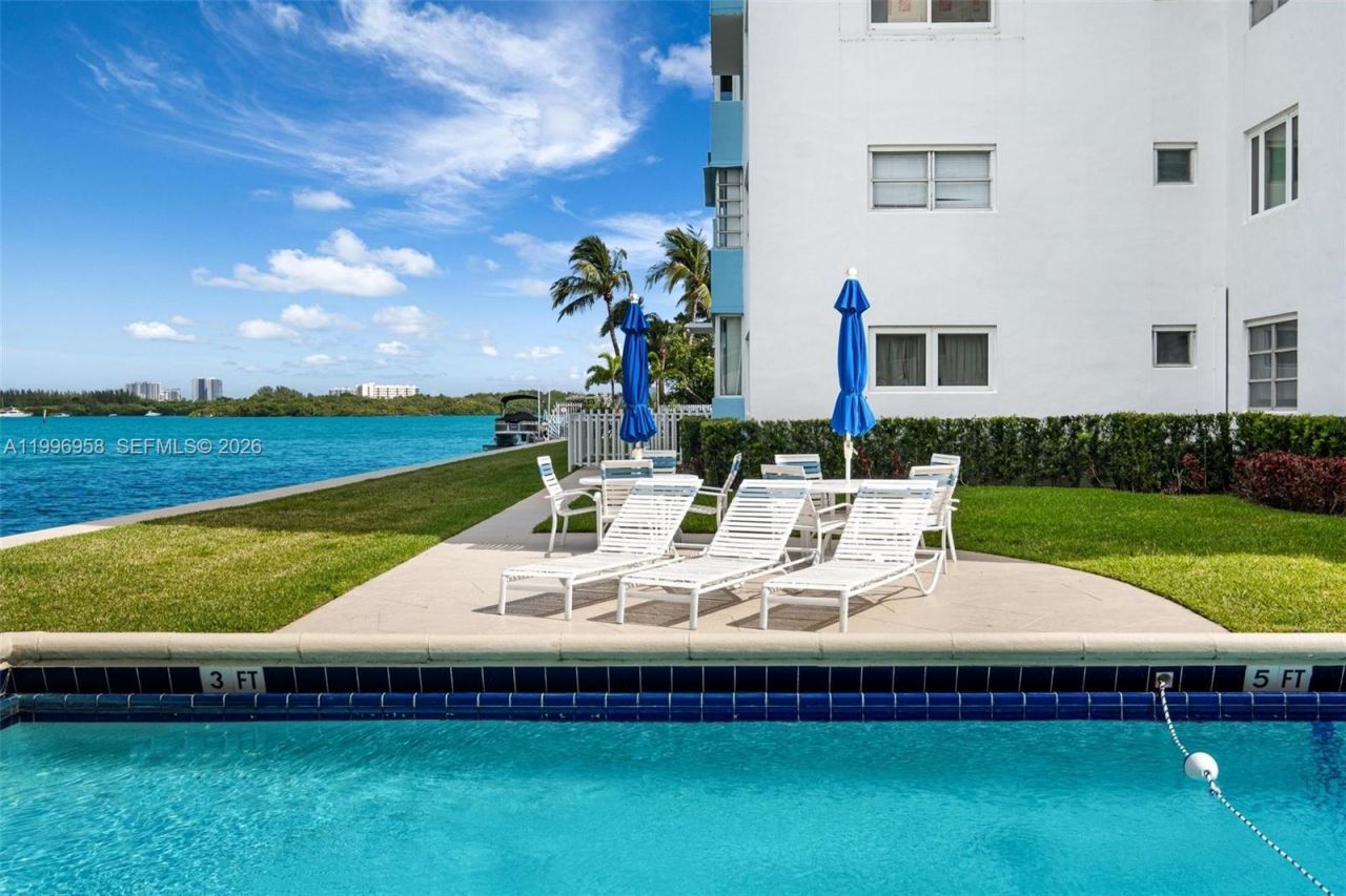 10300 W Bay Harbor Dr, Unit 9D, Bay Harbor Islands, FL 33154 Photo