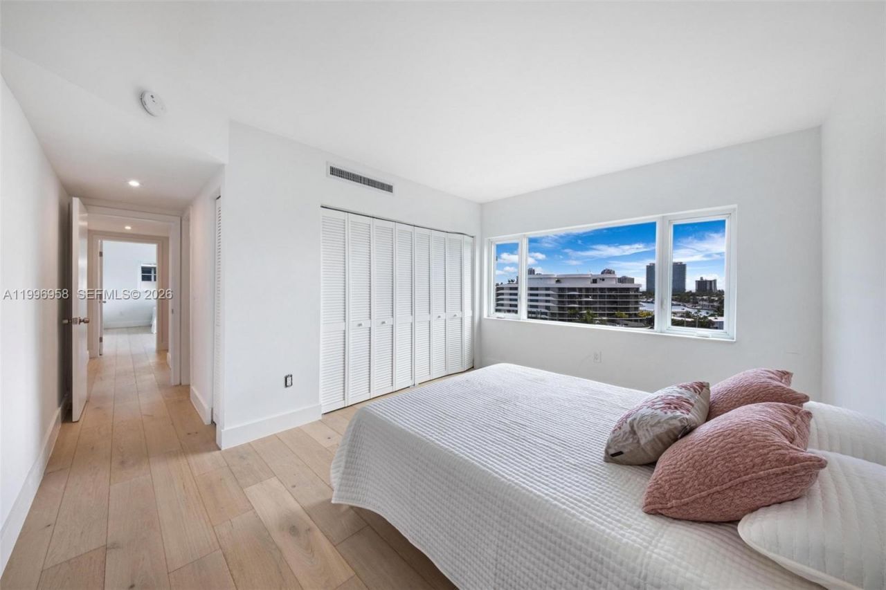 10300 W Bay Harbor Dr, Unit 9D, Bay Harbor Islands, FL 33154 Photo