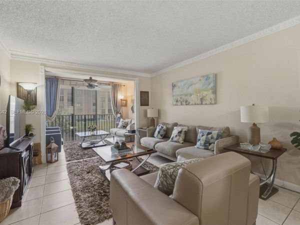 7740 NW 50th St, Unit 201, Lauderhill, FL 33351