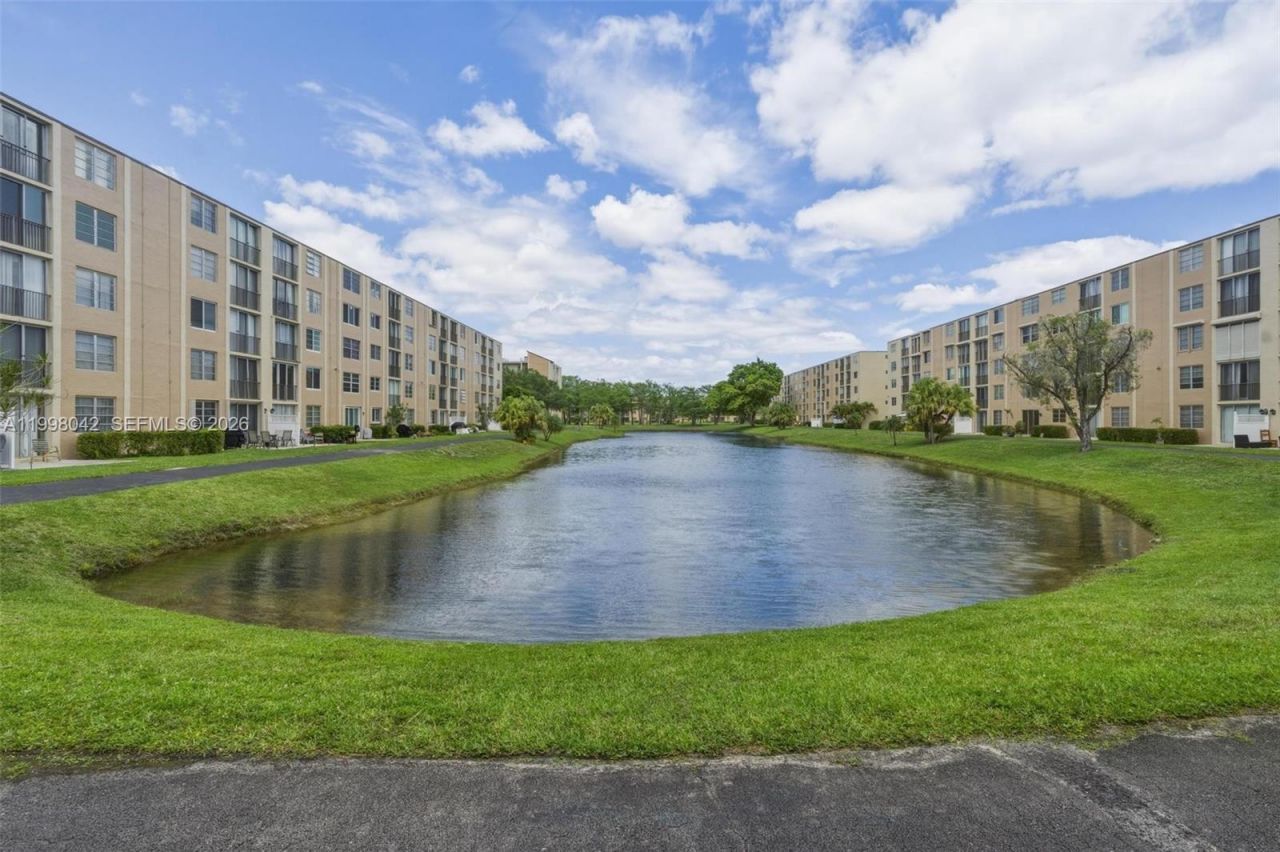 7740 NW 50th St, Unit 201, Lauderhill, FL 33351 Photo