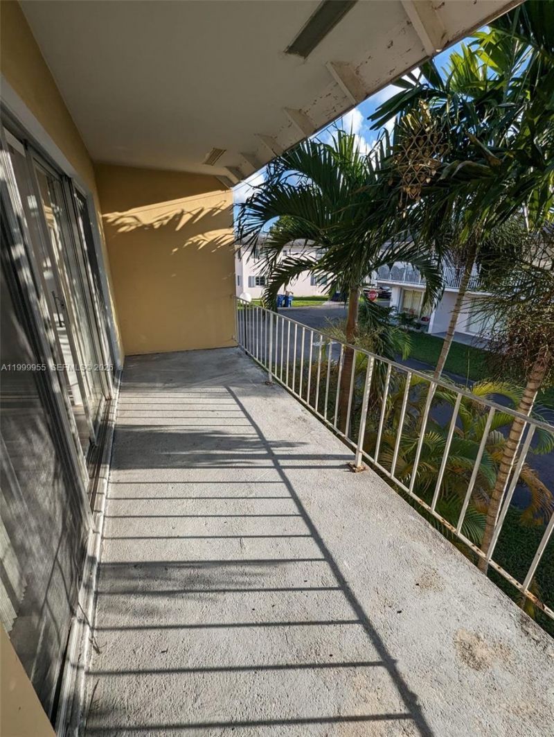 7360 SW 82nd St, Unit E202, Miami, FL 33143 Photo
