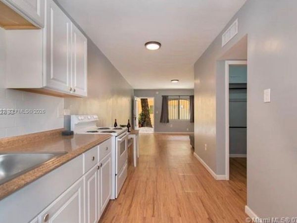 75 Washington Ave, Unit 9, Miami Beach, FL 33139