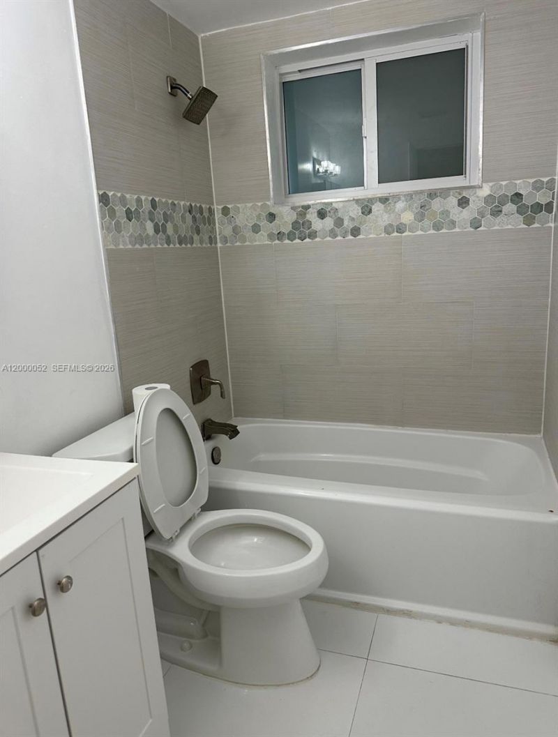 75 Washington Ave, Unit 9, Miami Beach, FL 33139 Photo