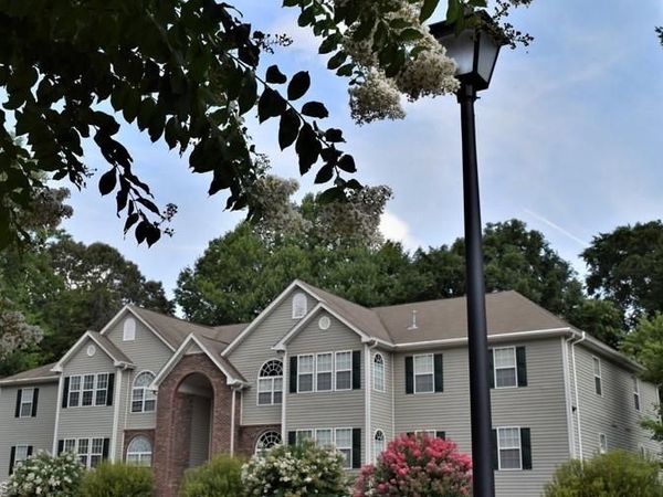 722 Scholastic Court , Winston-Salem, NC 27106