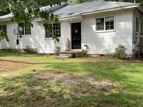 360 W Wisconsin Avenue, Southern Pines, NC 28387
