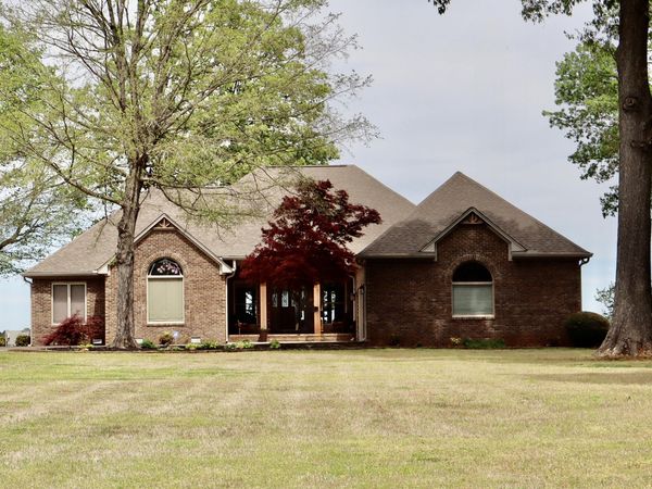 1081 Pride Estates Road, Tuscumbia, AL 35674