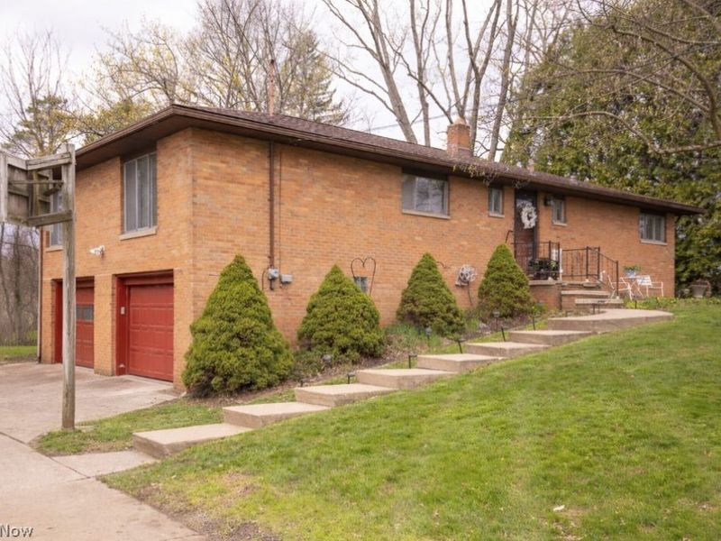 2986 Wilbanks Drive, Norton, OH 44203 Photo 2