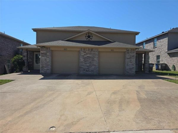 821-823 E College Avenue, Princeton, TX 75407