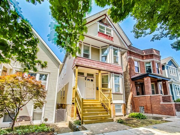 2224 W Melrose Street, Unit 1, Chicago, IL 60618