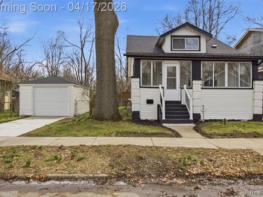 560 E Drayton Street, Ferndale, MI 48220