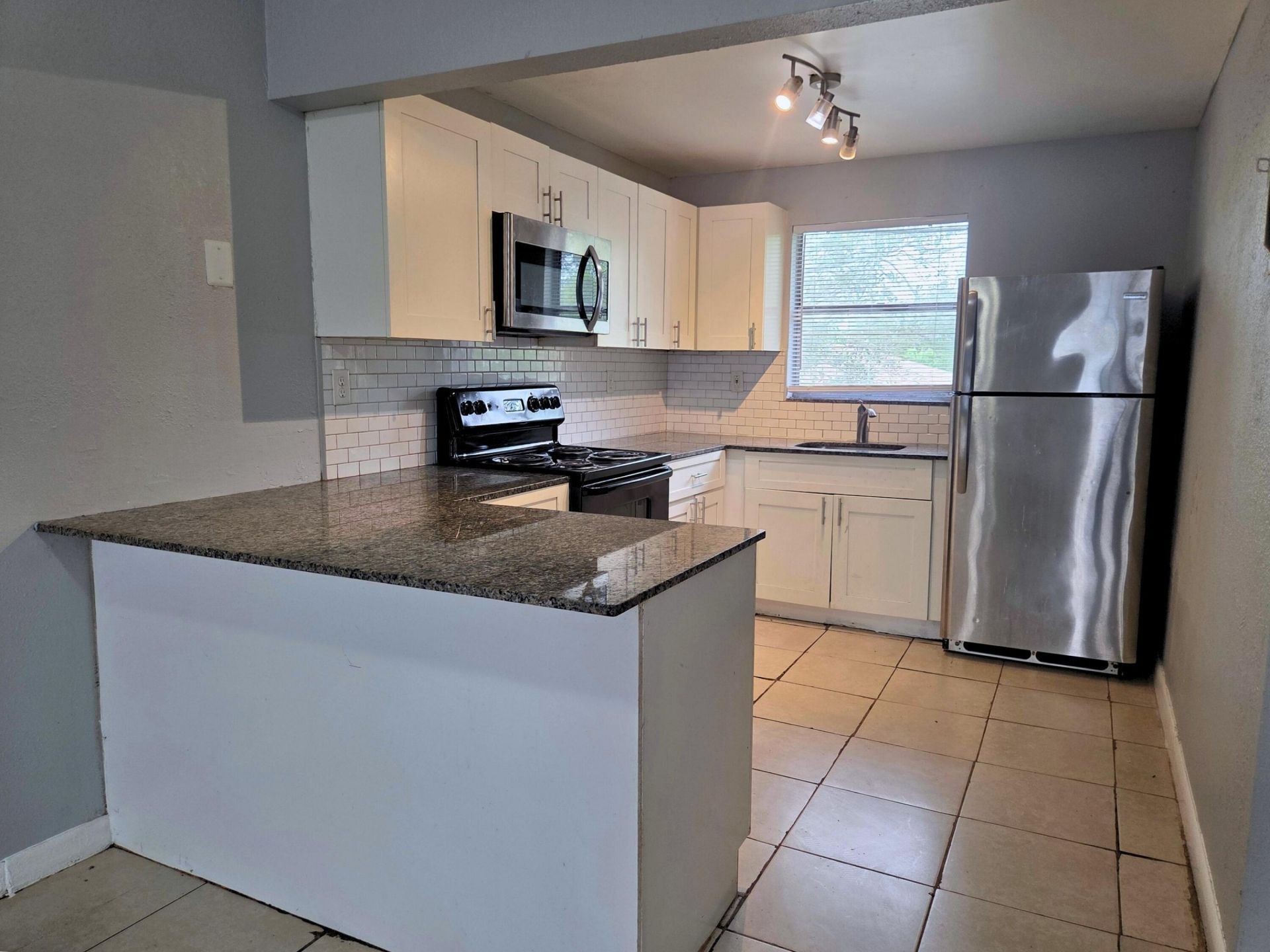 1441 NW 22nd Street, Unit 20, Fort Lauderdale, FL 33311 Photo