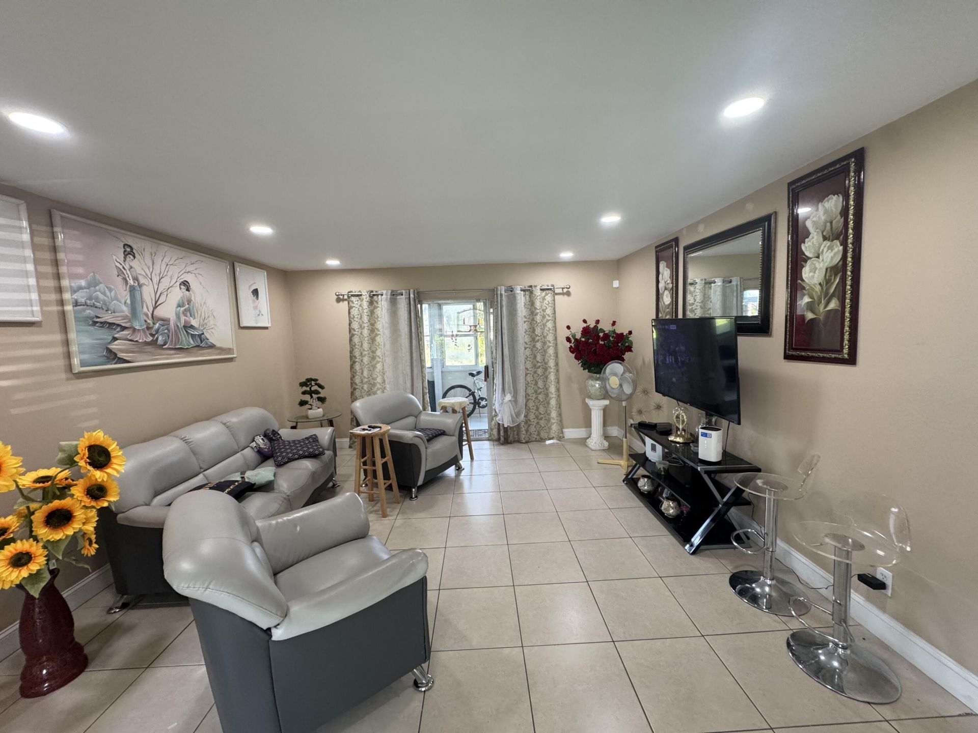 725 Lori Drive, Unit 107, Palm Springs, FL 33461 Photo