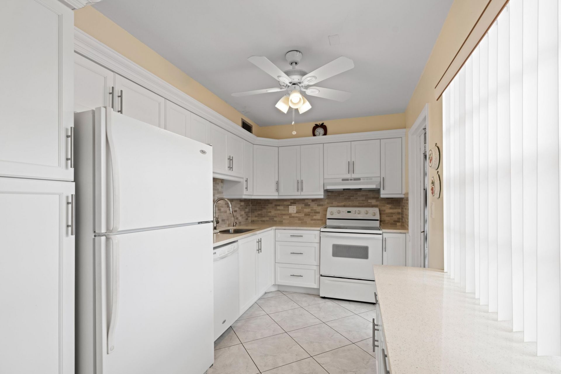 4000 NW 44th Avenue, Unit 207, Lauderdale Lakes, FL 33319 Photo