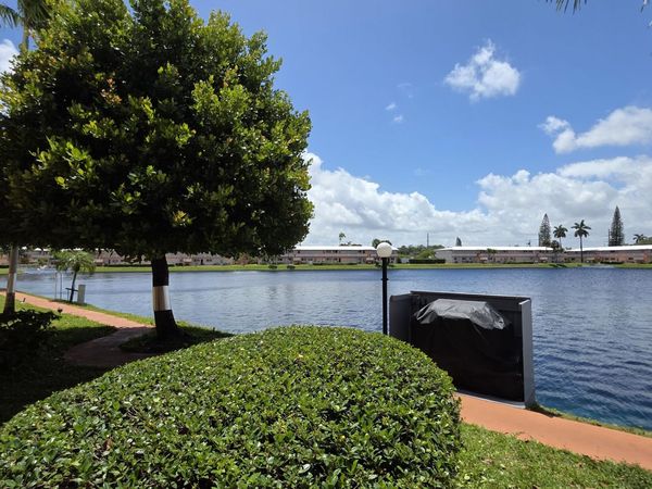 900 SW 10th Terrace, Unit 2s, Hallandale Beach, FL 33009