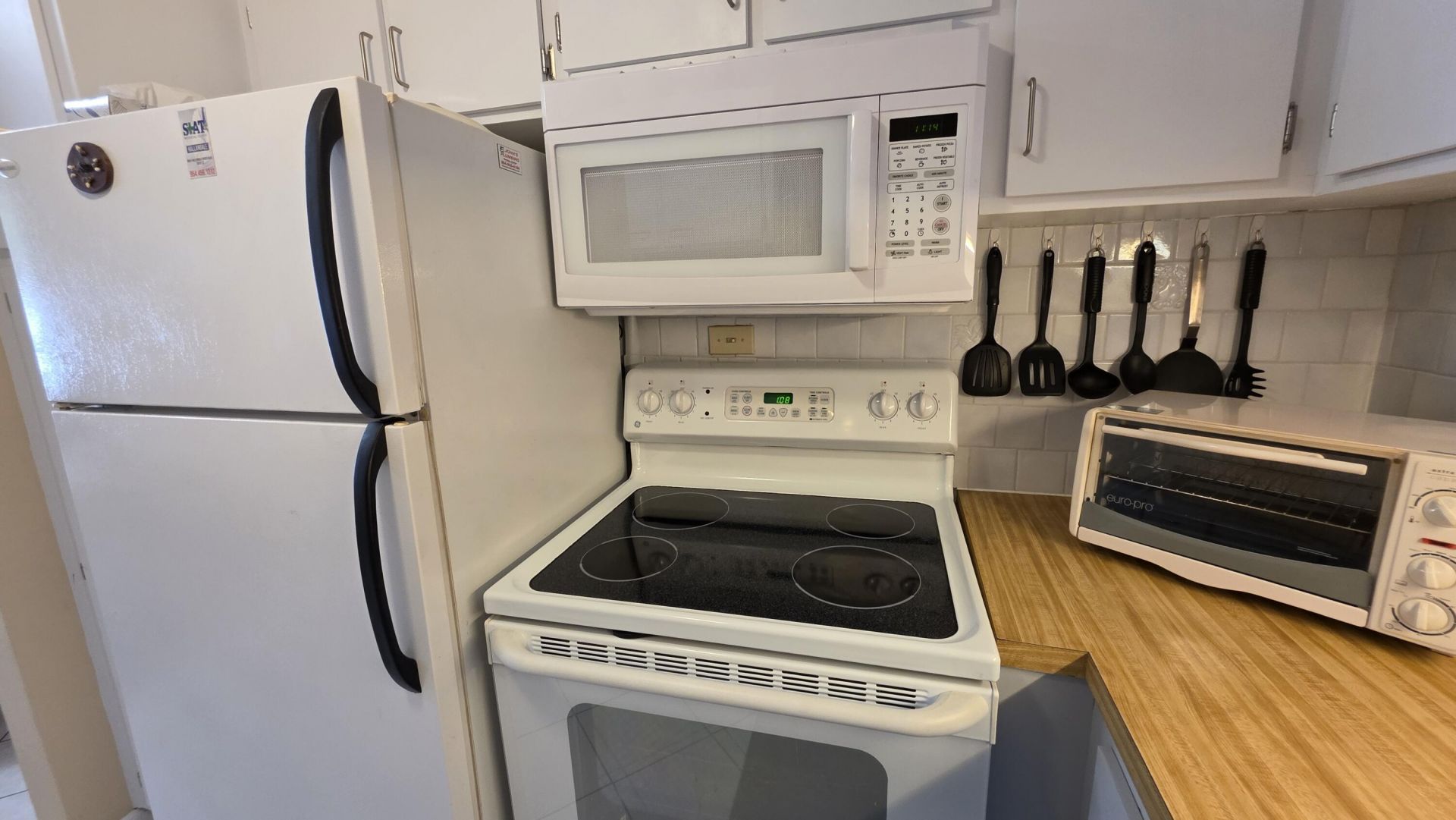 900 SW 10th Terrace, Unit 2s, Hallandale Beach, FL 33009 Photo